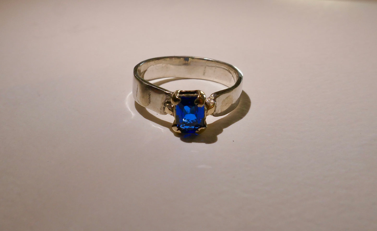 Gold Claws Blue