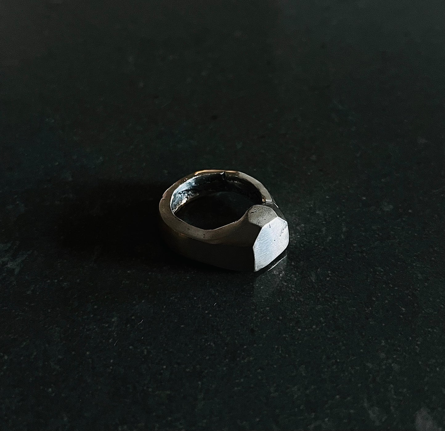 Angle Signet