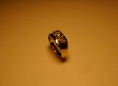 Golden Clawed Green