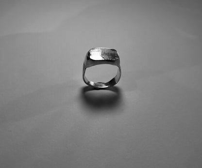 Imperfect Signet