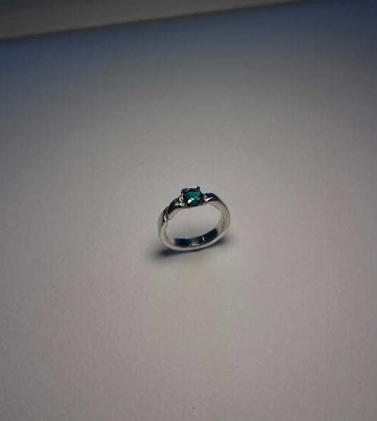 4 Claw Emerald